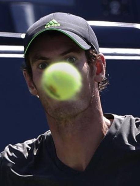Per Andy Murray, il pericolo ... la pallina. AP